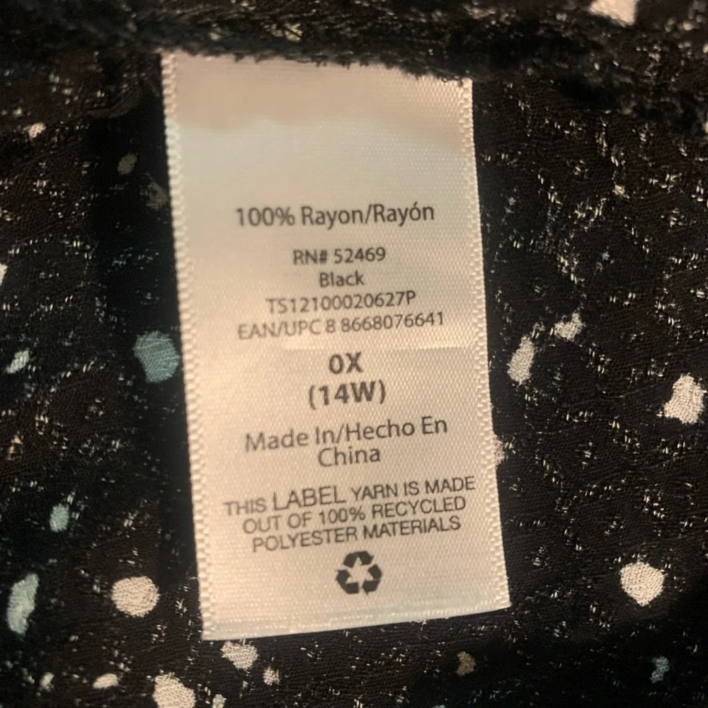 Terra & Sky Women's Plus Size Pintuck Woven Printed Quarter Sleeve V-Neck Blouse